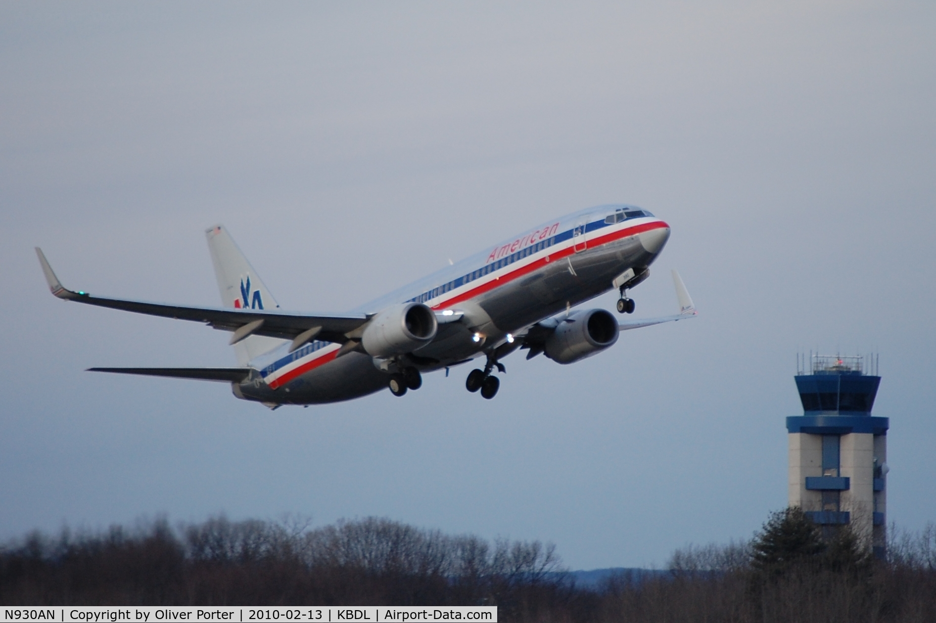 N930AN, 2000 Boeing 737-823 C/N 29529, Taking off Runway 6 enroute to SJU as AAL1515