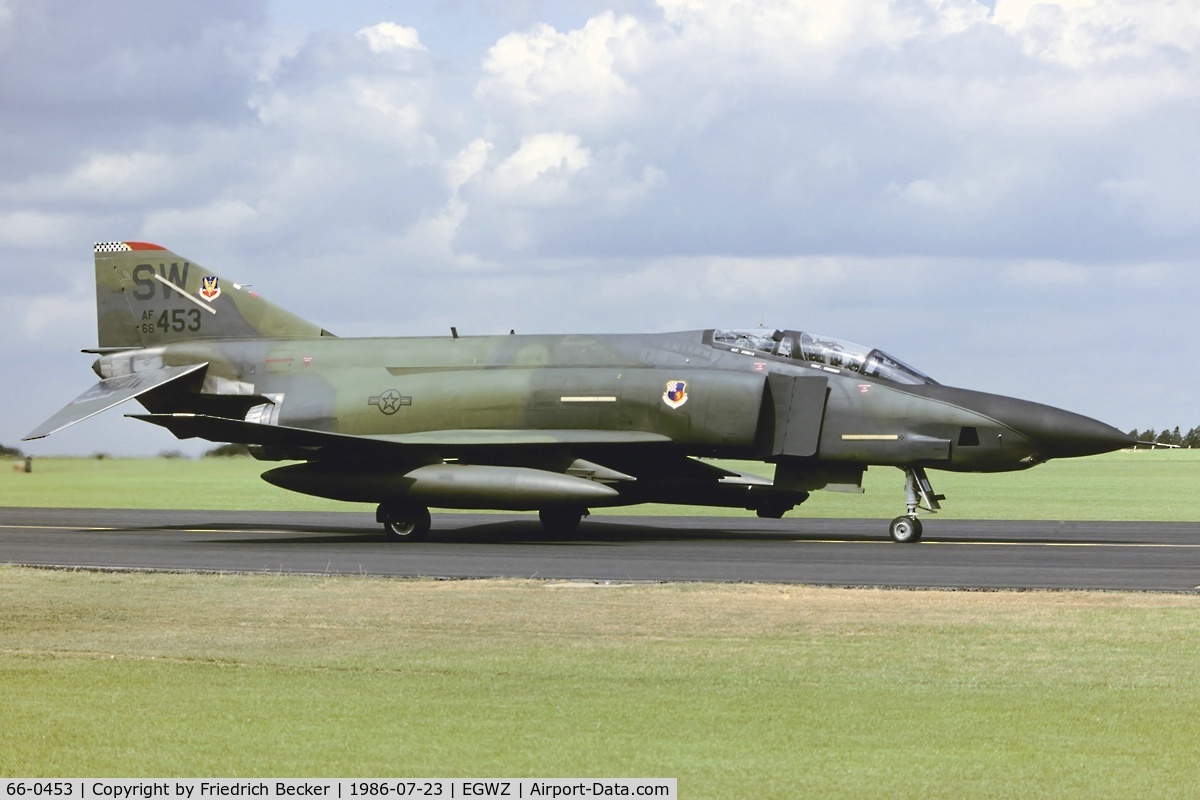 66-0453, 1966 McDonnell RF-4C Phantom II C/N 2480, taxying to the active