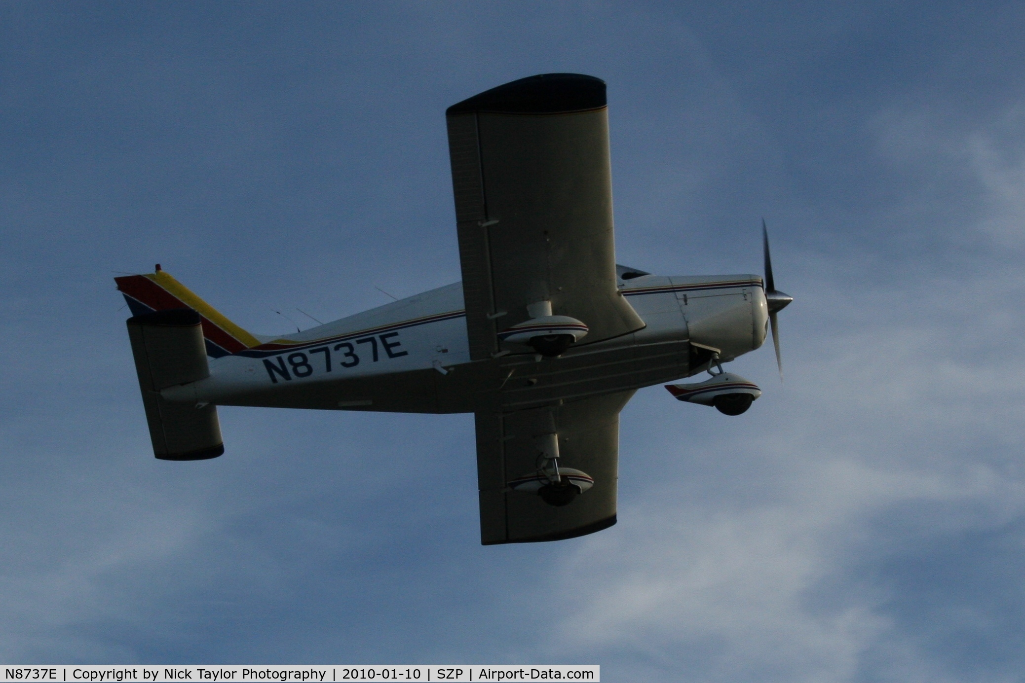 N8737E, 1976 Piper PA-28-140 Cherokee Cruiser C/N 28-7625152, Taking off RWY 22