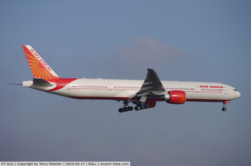 VT-ALO, 2009 Boeing 777-337/ER C/N 36313, Air India B777 about to land at Heathrow