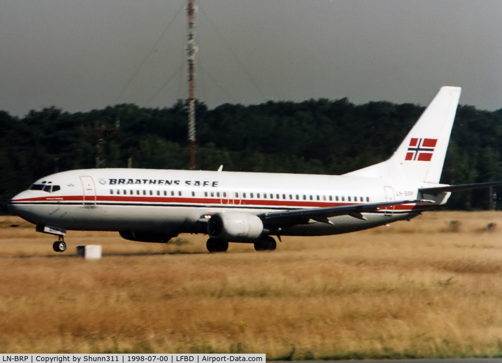 LN-BRP, 1991 Boeing 737-405 C/N 25303, On take off
