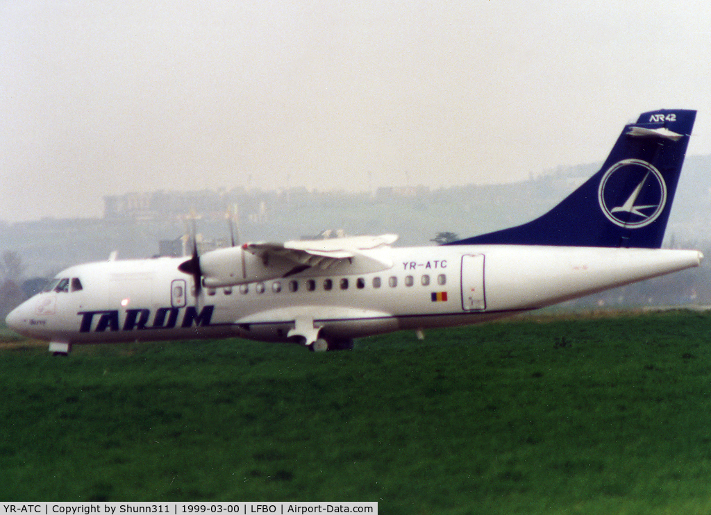 YR-ATC, 1998 ATR 42-512 C/N 589, Delivery day...