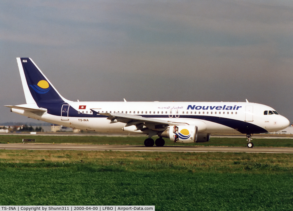 TS-INA, 1999 Airbus A320-214 C/N 1121, Arriving rwy 15R