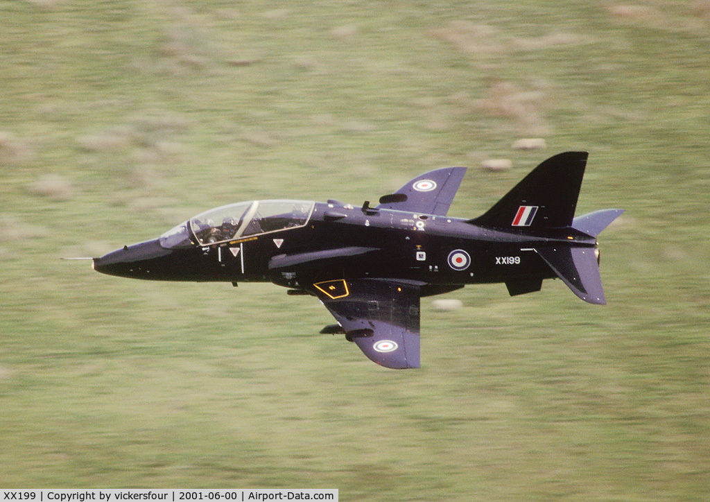 XX199, 1978 Hawker Siddeley Hawk T.1A C/N 046/312046, Royal Air Force. Operated by 4 FTS. Machynlleth Loop, Wales.