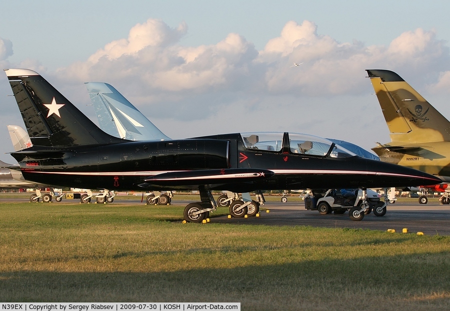 N39EX, 1980 Aero L-39 Albatros C/N 031629, EAA AirVenture 2009