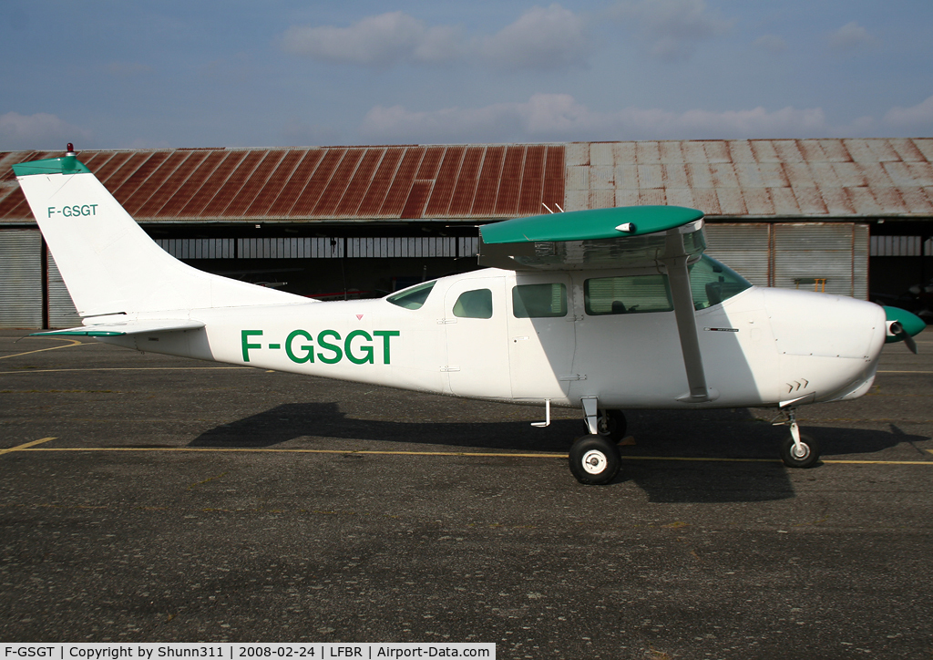 F-GSGT, 1965 Cessna U206 Super Skywagon C/N U206-0364, Waiting a new light flight...