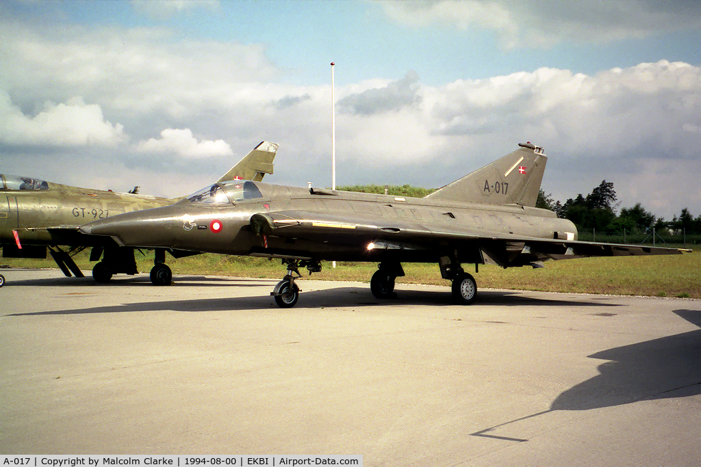 A-017, 1971 Saab F-35 Draken C/N 35-1017, Saab F-35 Draken at the Mobilium Museum in Billund (now closed) in 1994.