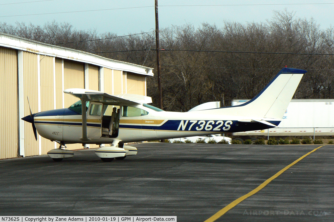 N7362S, 1976 Cessna 182P Skylane C/N 18265153, At Grand Prairie Municpal