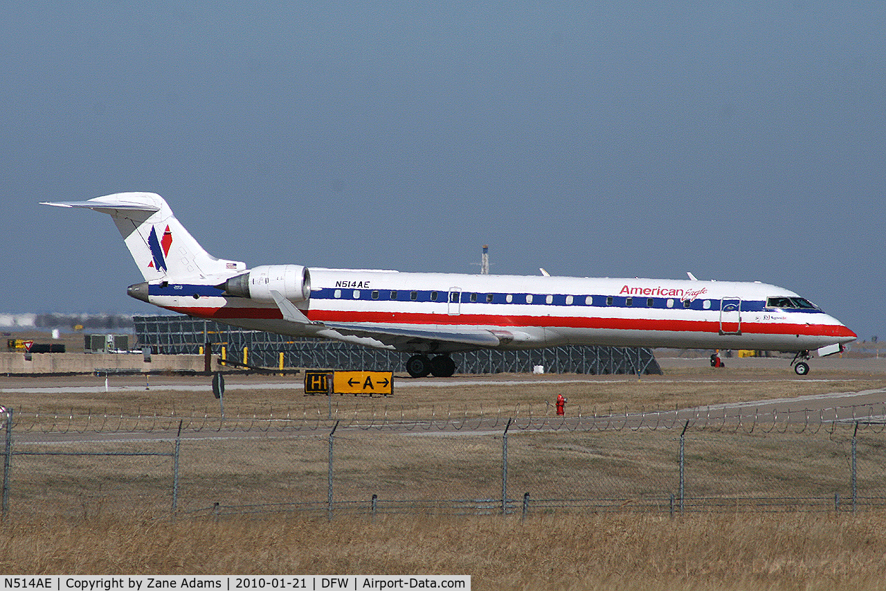N514AE, 2003 Bombardier CRJ-701 (CL-600-2C10) Regional Jet C/N 10119, American Eagle at DFW