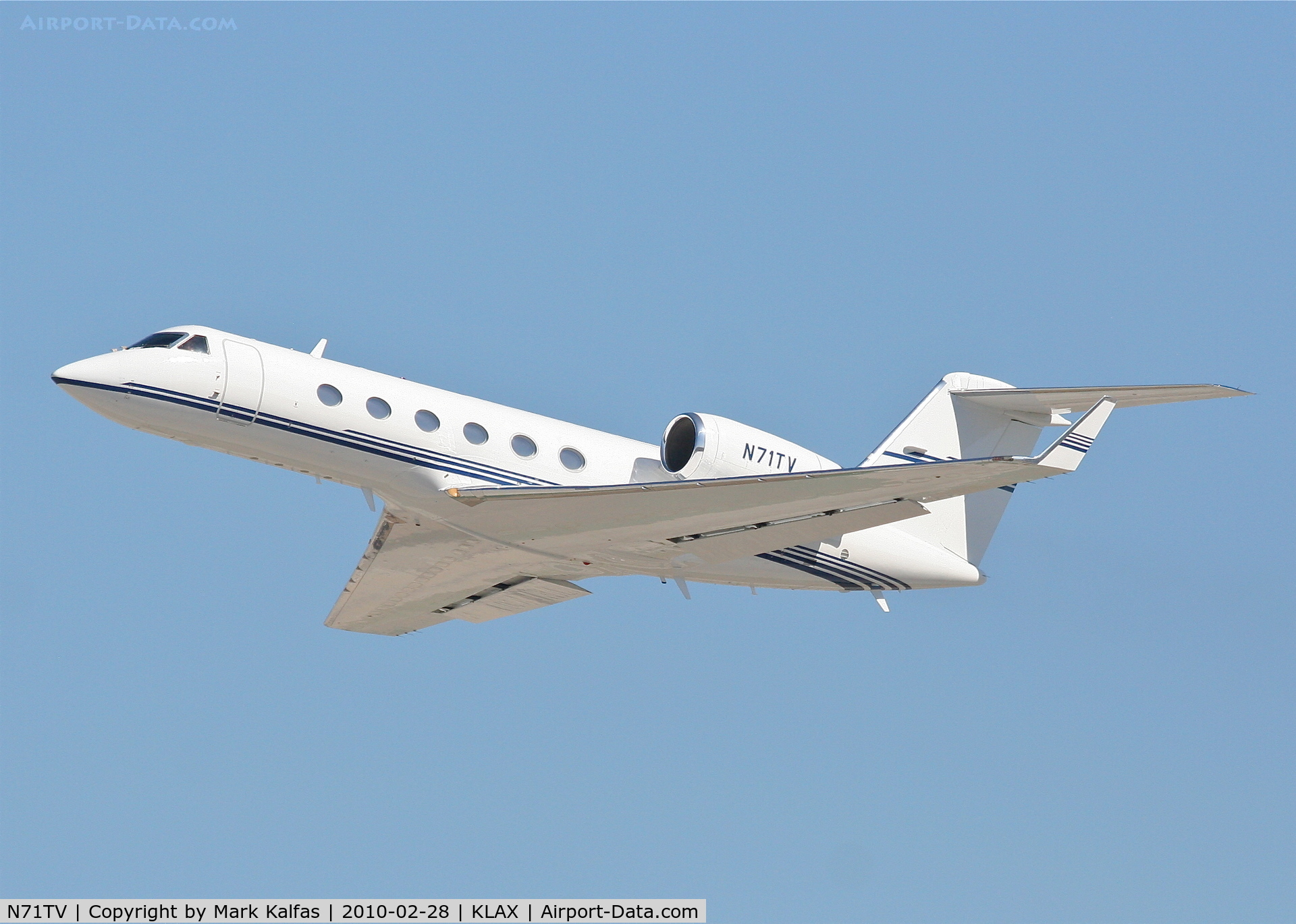 N71TV, 2000 Gulfstream Aerospace G-IV C/N 1430, Direct TV Gulfstream Aerospace G-IV, N71TV 25L departure KLAX.