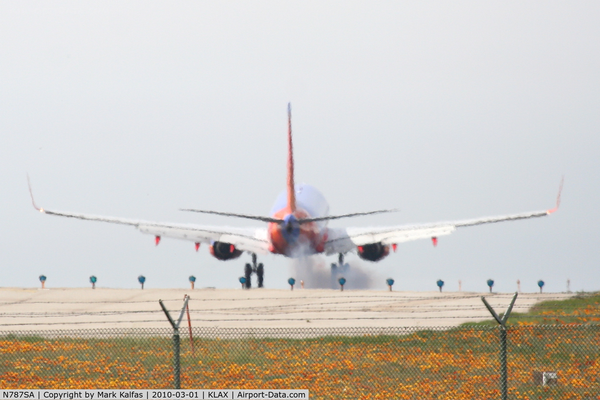 N787SA, 2000 Boeing 737-7H4 C/N 29812, Southwest Airlines Boeing 737-7H4, SWA2272 from KOAK, 24R approach KLAX.