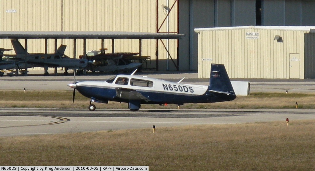 N650DS, 2001 Mooney M20R Ovation C/N 29-0276, Departing runway 32