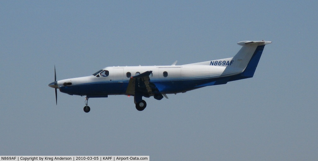 N869AF, 2008 Pilatus PC-12/47 C/N 869, Arriving on runway 32
