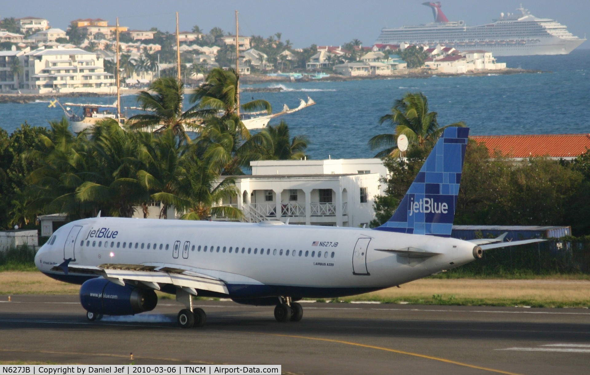 N627JB, 2005 Airbus A320-232 C/N 2577, Jet Blue N627JB just landed at TNCM