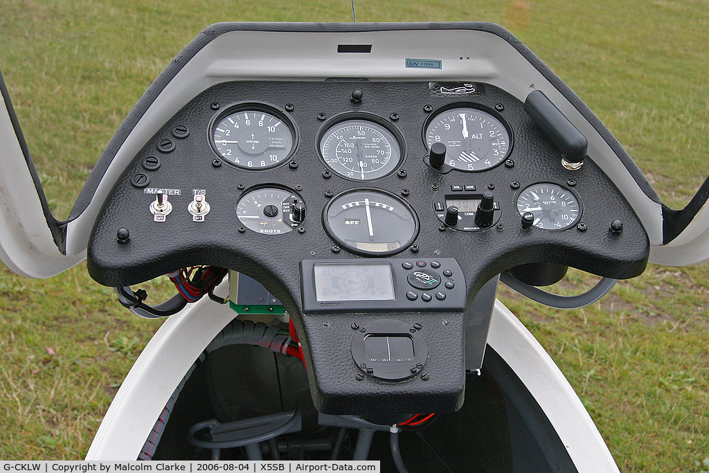 G-CKLW, 2005 Schleicher ASK-21 C/N 21799, Schleicher ASK-21 at the Yorkshire Gliding Club, Sutton Bank, UK in 2006.