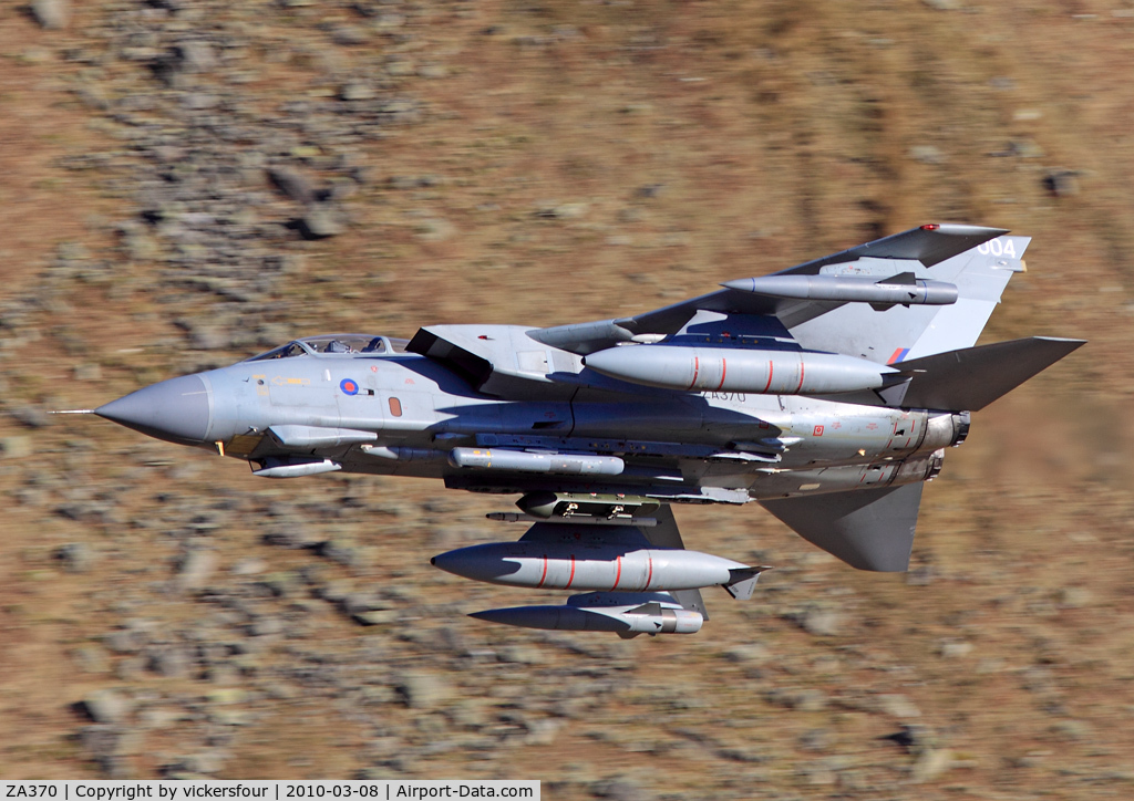 ZA370, 1982 Panavia Tornado GR.4A C/N 168/BS052/3084, Royal Air Force. Operated by the Marham Wing, coded '004'. Dunmail Raise, Cumbria.