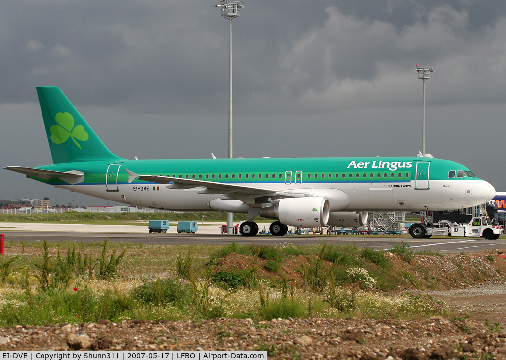 EI-DVE, 2007 Airbus A320-214 C/N 3219, Trackted to his gate before delivery...