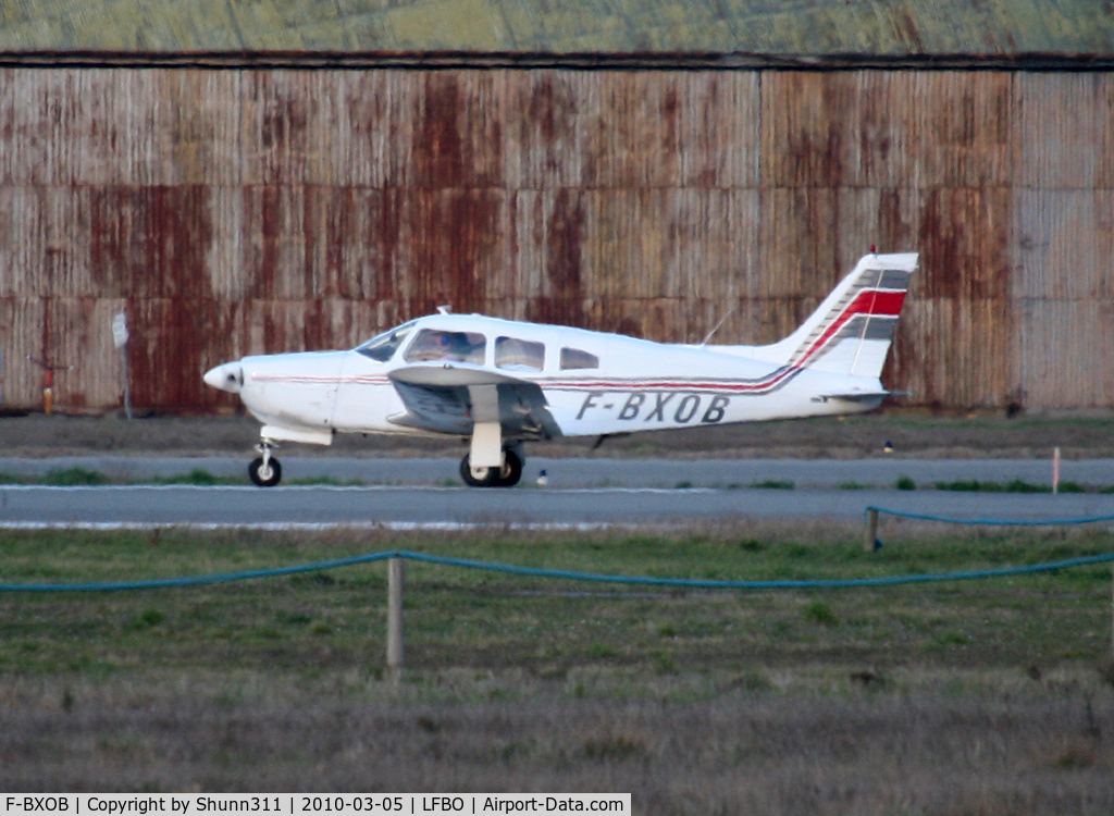 F-BXOB, Piper PA-28R-200 Cherokee Arrow C/N 28R7435198, Ready for take off rwy 32R