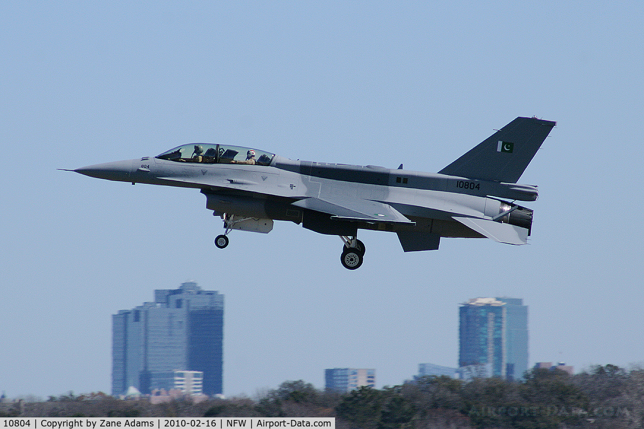 10804, 2007 Lockheed Martin F-16D Fighting Falcon C/N JF-4, Pakistani Air Force F-16D landing during flight test at NAS Fort Worth (Carswell Field)