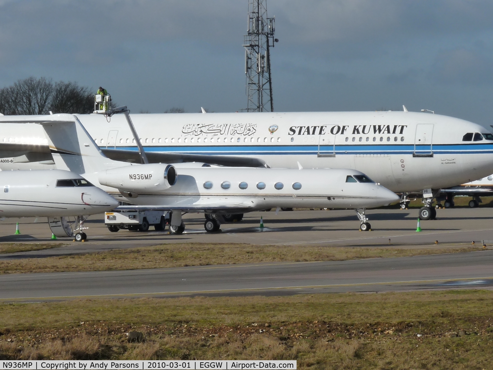 N936MP, 2009 Gulfstream Aerospace GIV-X (G450) C/N 4173, Visiting Luton
