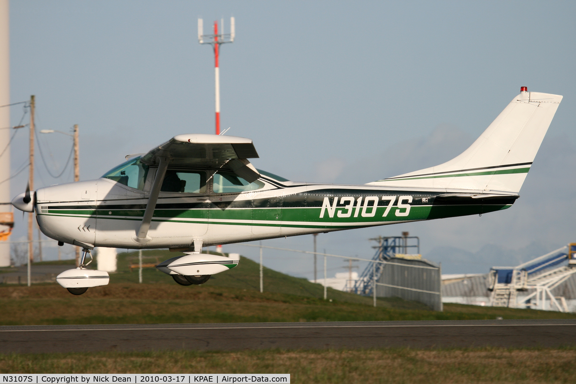 N3107S, 1964 Cessna 182G Skylane C/N 18255607, KPAE