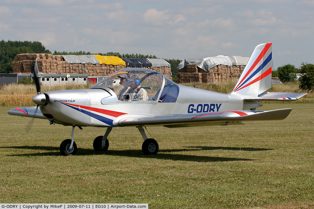 G-ODRY, 2005 Cosmik EV-97 TeamEurostar UK C/N 2316, Taxiing out for departure off Runway 11 at Breighton.