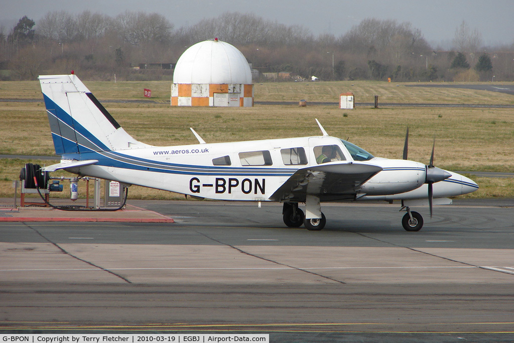 G-BPON, 1975 Piper PA-34-200T Seneca II C/N 34-7570040, Piper Seneca at Gloucestershire (Staverton) Airport