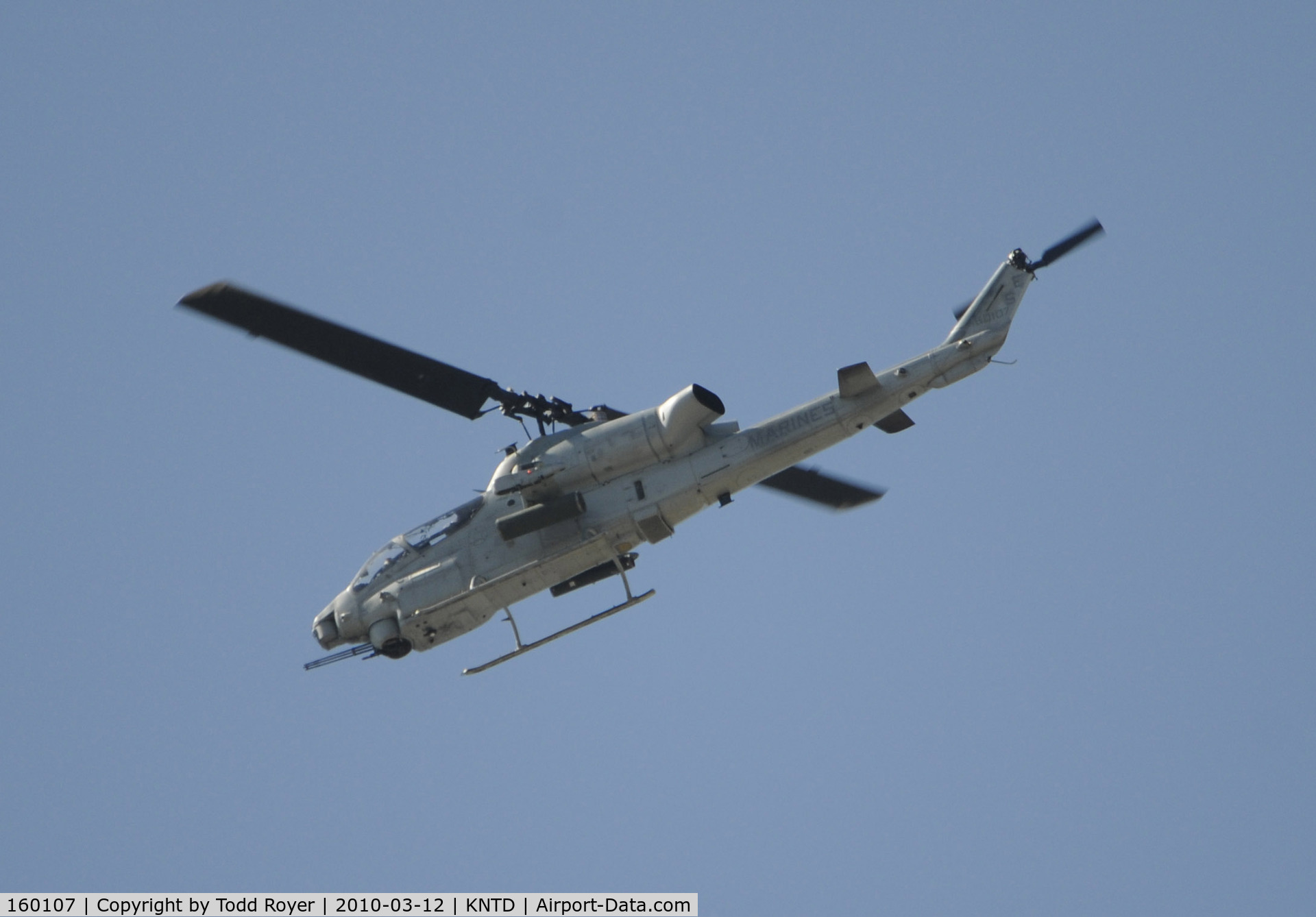 160107, Bell AH-1W Super Cobra C/N 29135, From the backyard