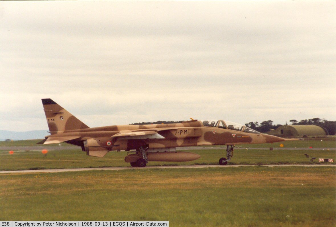 E38, Sepecat Jaguar E C/N E38, French Air Force Jaguar E of EC-7 departing RAF Lossiemouth in September 1988.
