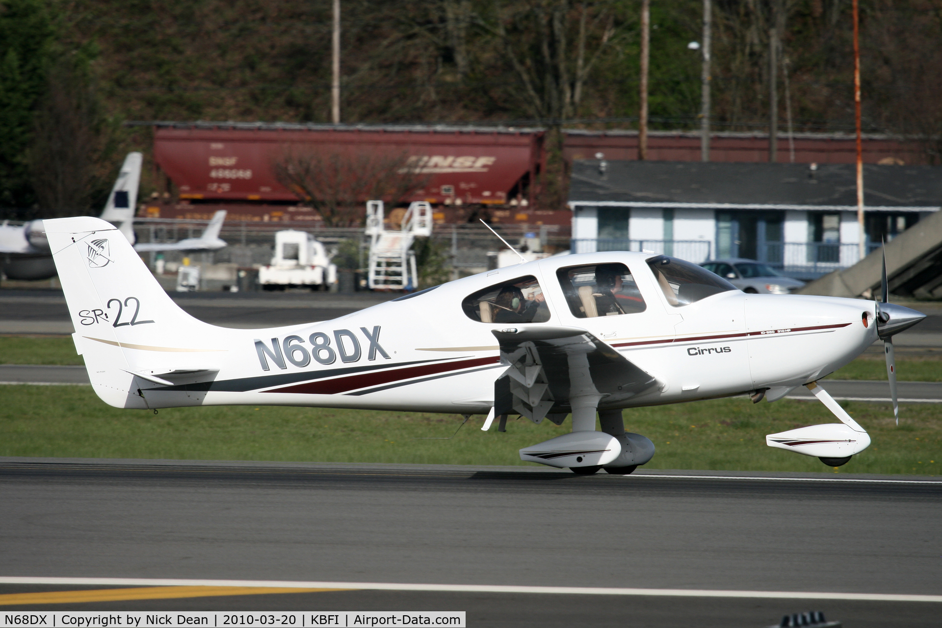 N68DX, 2002 Cirrus SR22 C/N 0214, KBFI