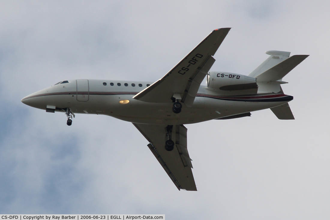 CS-DFD, 2001 Dassault Falcon 2000 C/N 174, Dassault Falcon 2000 [174] Home~G 23/06/2006. Taken on approach 3 miles out 27R London Heathrow Airport.