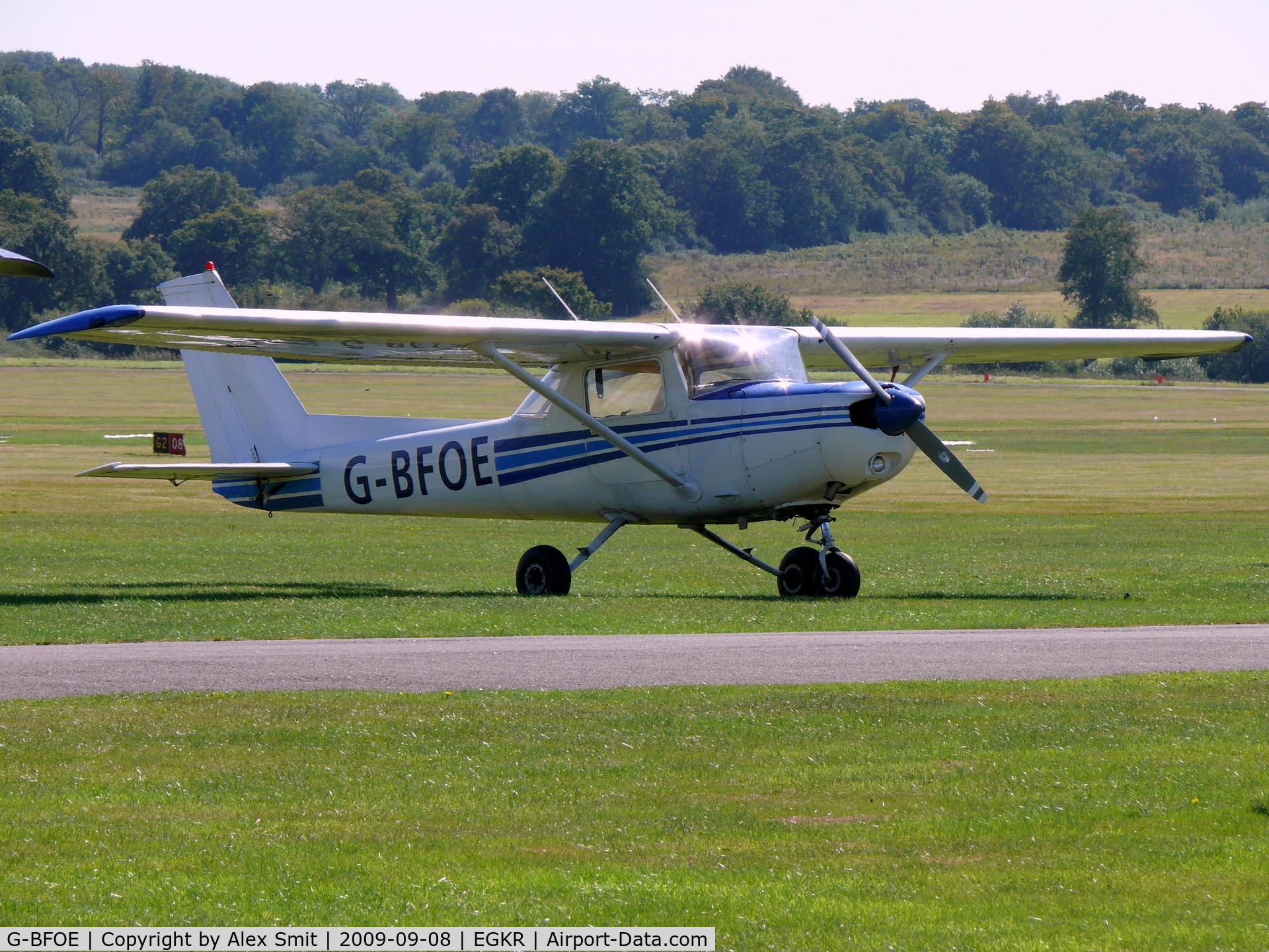 G-BFOE, 1978 Reims F152 C/N 1475, Cessna CF152 G-BFOE Redhill Air Services