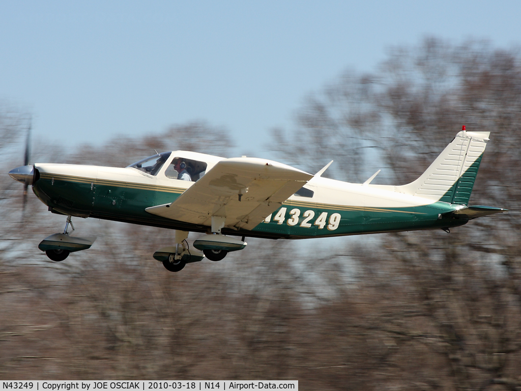 N43249, 1974 Piper PA-32-260 Cherokee Six Cherokee Six C/N 32-7400042, Leaving N14