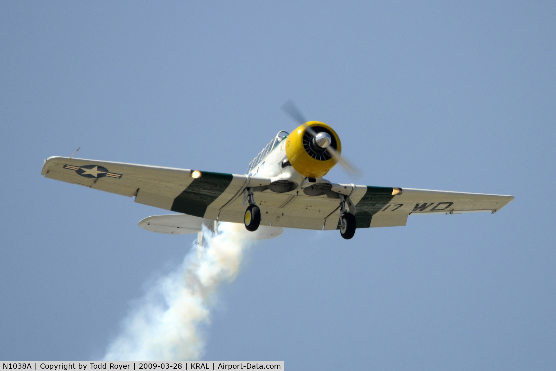 N1038A, 1944 North American SNJ-5 Texan C/N 90917 (121-41633), Riverside Airshow 2009