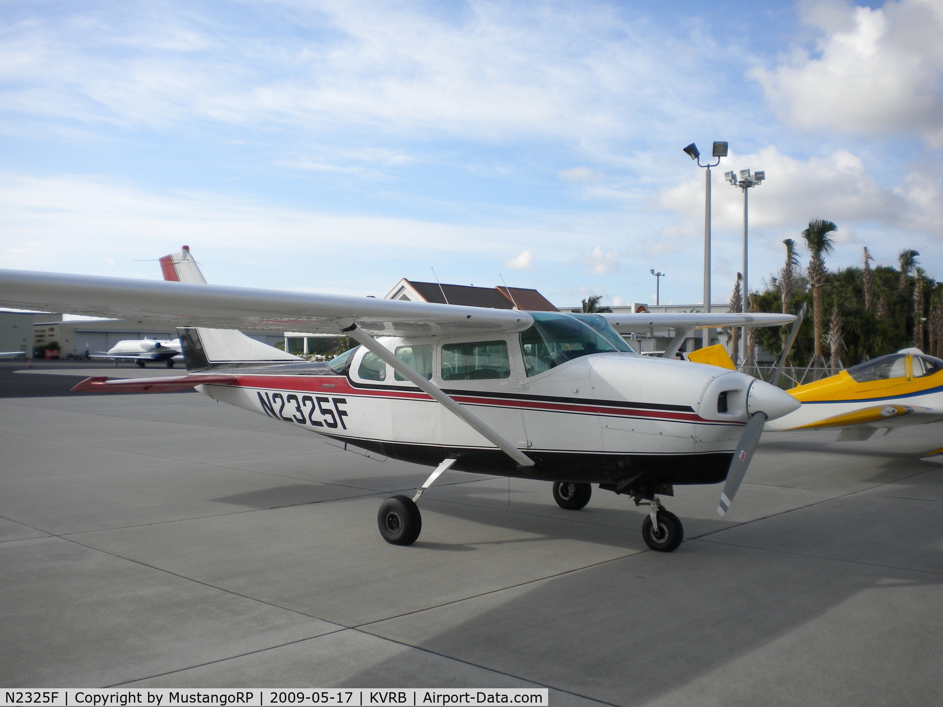 N2325F, 1964 Cessna 210E Centurion C/N 21058525, 1964 C-210E