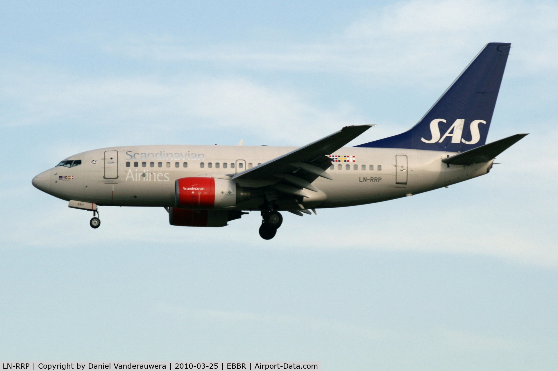 LN-RRP, 1999 Boeing 737-683 C/N 28311, Arrival of flight SK589 to RWY 25L