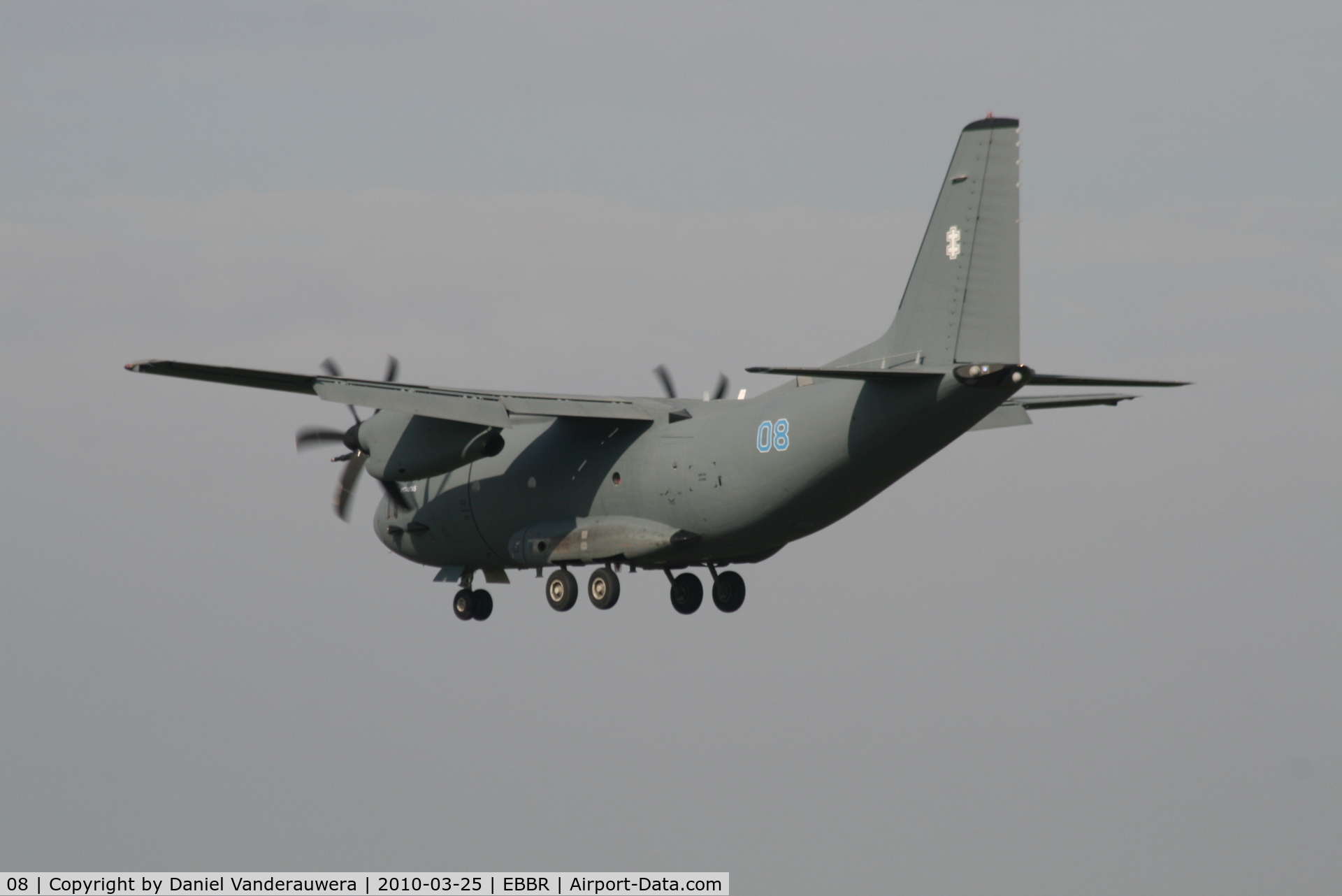 08, Alenia C-27J Spartan C/N 4143, Descending to RWY 25L