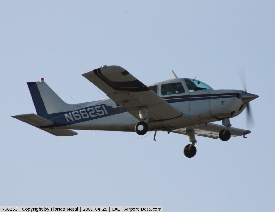 N66251, 1979 Beech C23 Sundowner 180 C/N M-2178, Beech C23