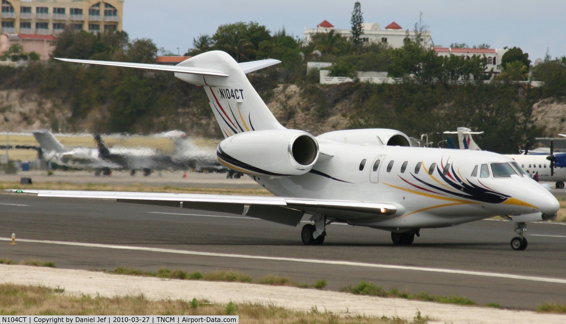N104CT, 2007 Cessna 750 Citation X Citation X C/N 750-0275, N104CT prepping to back track the active for parking
