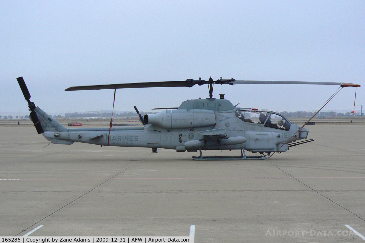 165286, Bell AH-1W Super Cobra C/N 26334, At Fort Worth Alliance Airport