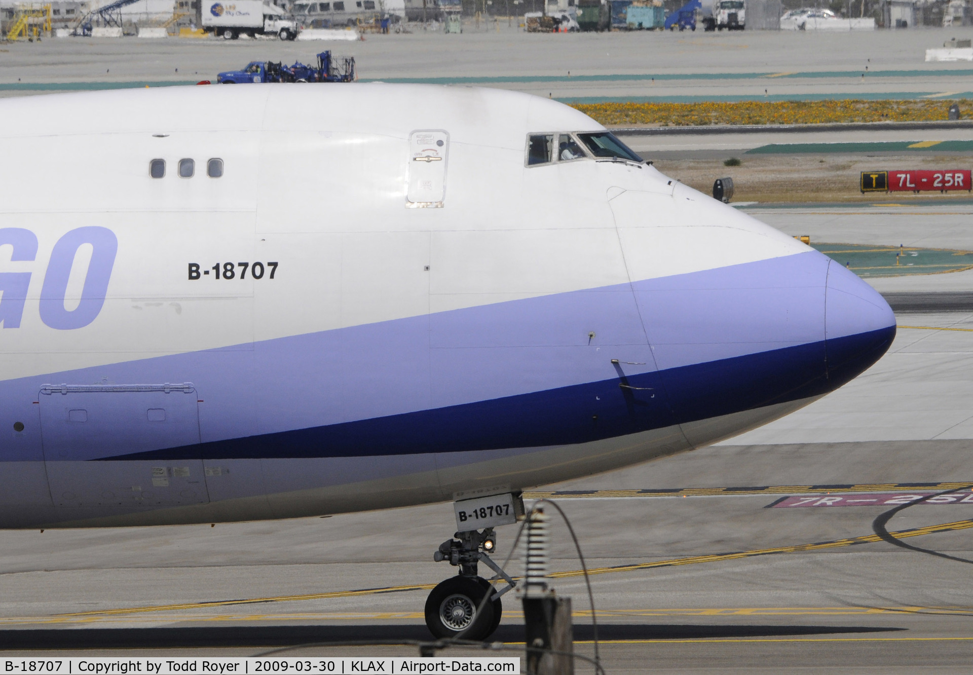 B-18707, 2001 Boeing 747-409F/SCD C/N 30764, Taxi at LAX