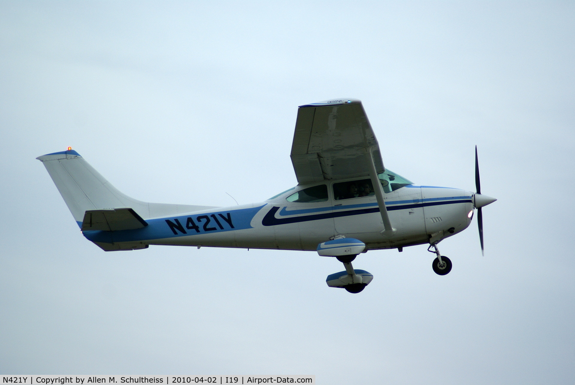 N421Y, 1977 Cessna 182Q Skylane C/N 18266133, 1977 Cessna 182Q