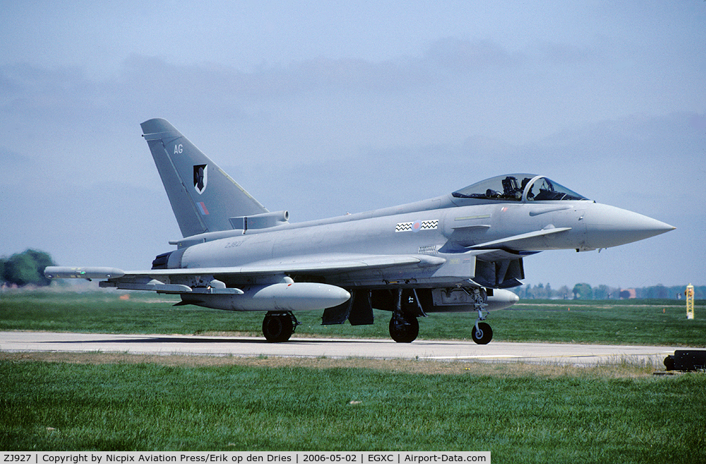 ZJ927, 2006 Eurofighter EF-2000 Typhoon FGR4 C/N 0089/BS018, Typhoon F2 ZJ-927 is assigned to the RAF Typhoon test & trial unit, no 17 sqn, and taxies out for a mission with external fueltanks attached
