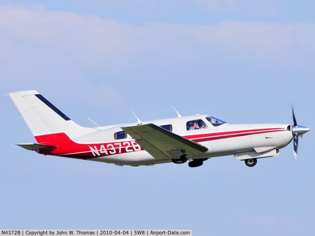N4372B, 1984 Piper PA-46-310P Malibu C/N 46-8408083, Departing runway 22