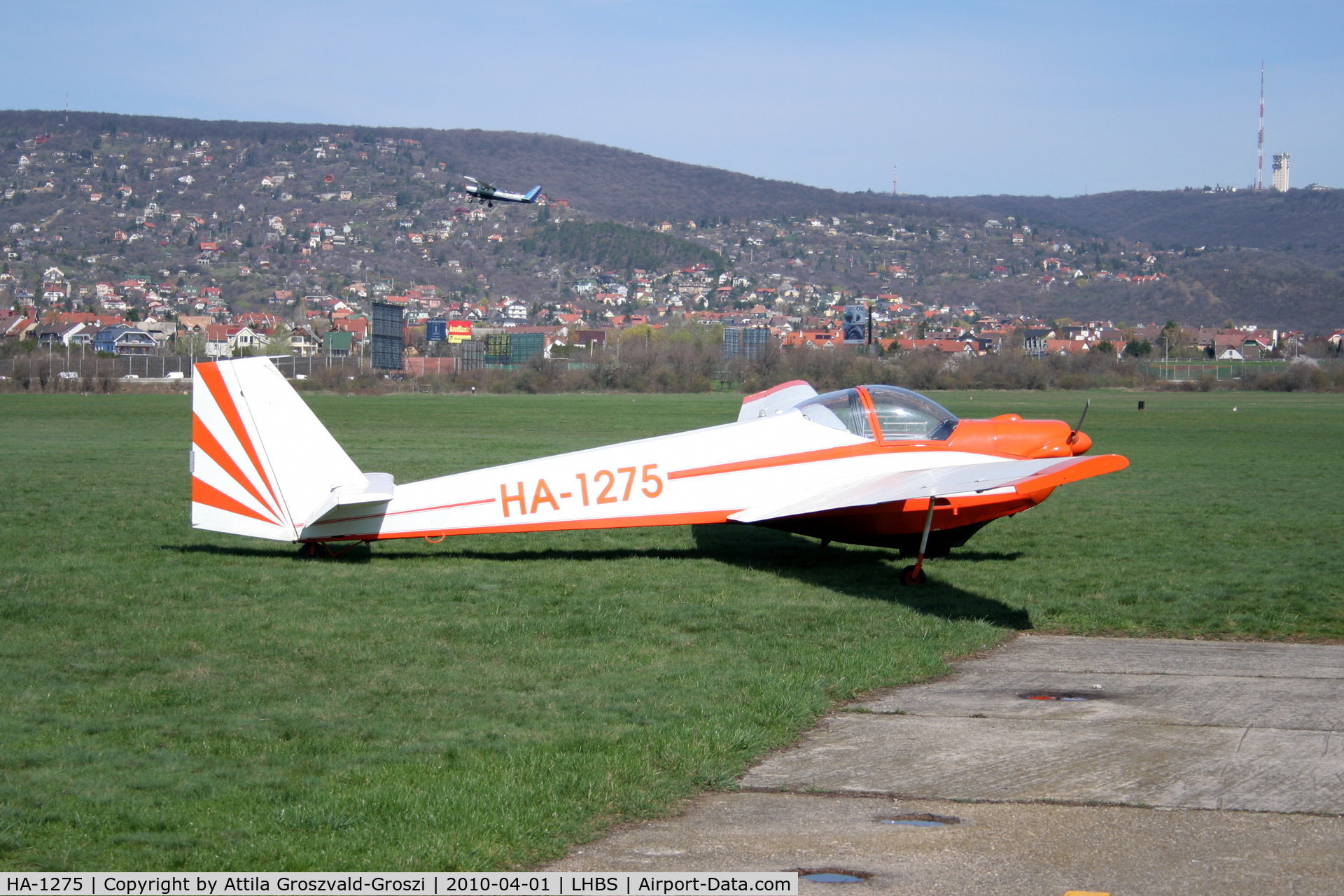 HA-1275, 1976 Scheibe SF-25C Falke C/N 44172, Budaörs-Airport, Hungary