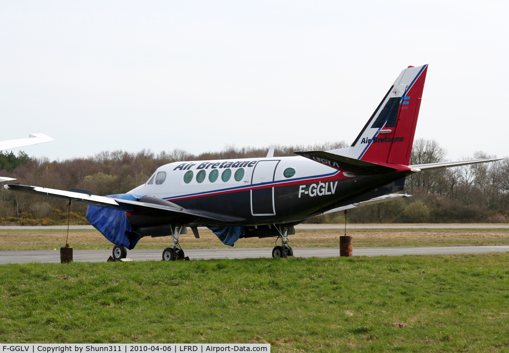 F-GGLV, Beech A100 King Air C/N B-150, Stored...