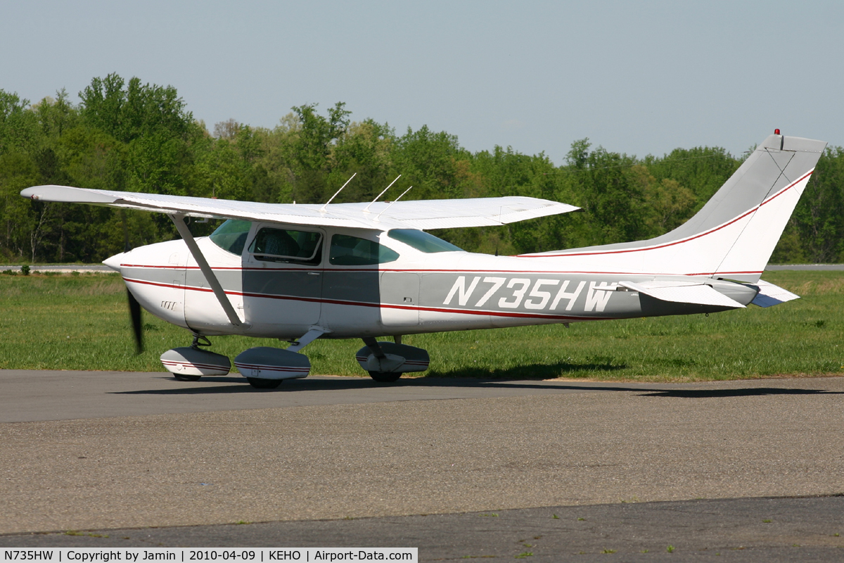 N735HW, 1977 Cessna 182Q Skylane C/N 18265446, Waiting for the pumps to become available.