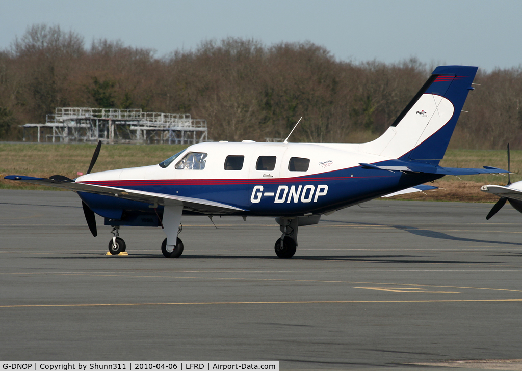 G-DNOP, 2000 Piper PA-46-350P Malibu Mirage C/N 4636303, Parked at the airport...