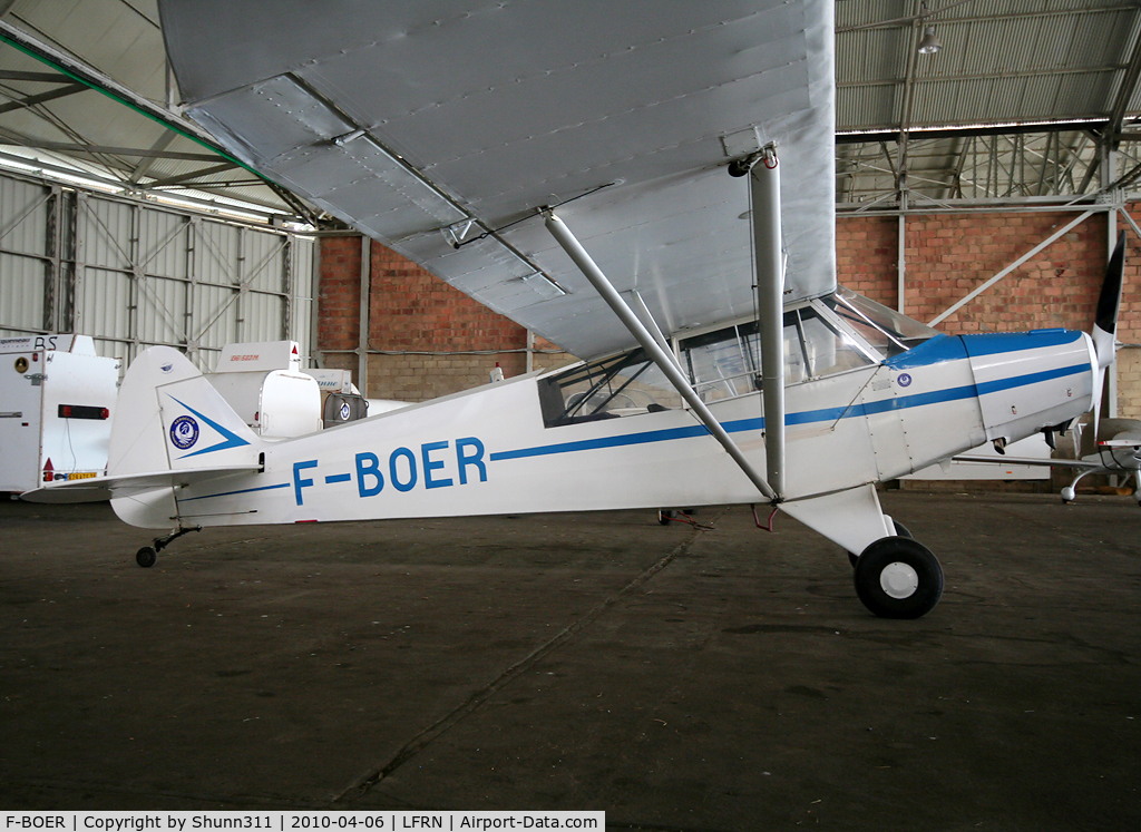 F-BOER, Piper PA-19 Super Cub C/N 181442, Hangared...