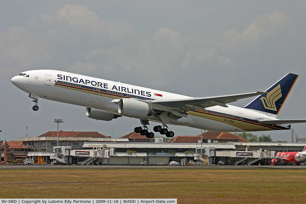 9V-SRD, 1998 Boeing 777-212/ER C/N 28514, Singapore Airlines